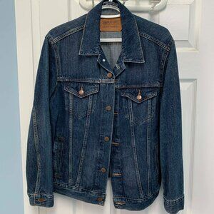 LIKE NEW! Men's Levi's Denim Trucker Jacket - Small